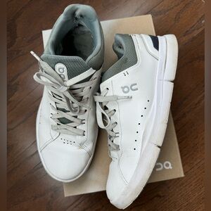 On Running The Roger Advantage White / Eucalyptus